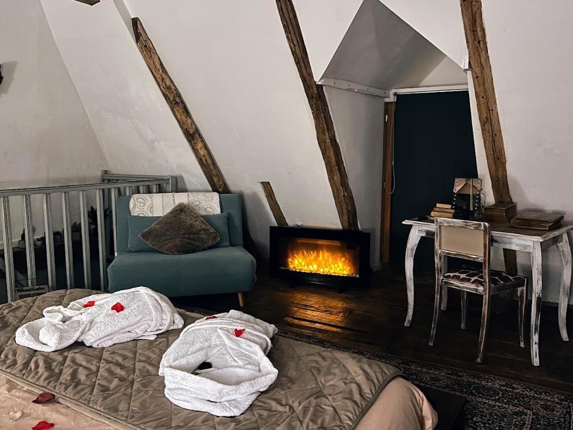 Domaine Le Manoir, Gites De Charme Et De Caractere Avec Piscines Privatisees Et Spa Nordique Fossemagne Bagian luar foto