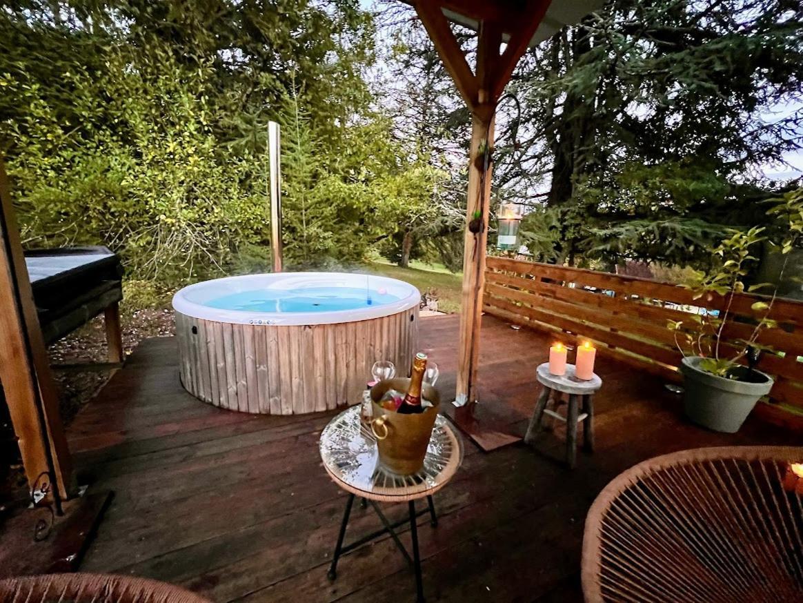 Domaine Le Manoir, Gites De Charme Et De Caractere Avec Piscines Privatisees Et Spa Nordique Fossemagne Bagian luar foto